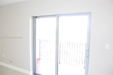 Copropriété à louer à Hialeah, Floride: 2 chambres, 87.61 m2 № 2078029 - photo 7