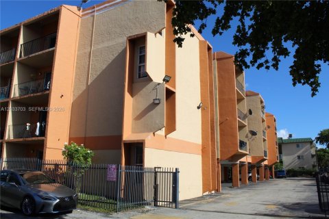 Copropriété à louer à Hialeah, Floride: 2 chambres, 87.61 m2 № 2078029 - photo 19
