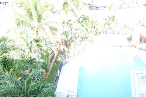 Copropriété à louer à Hialeah, Floride: 2 chambres, 87.61 m2 № 2078029 - photo 13