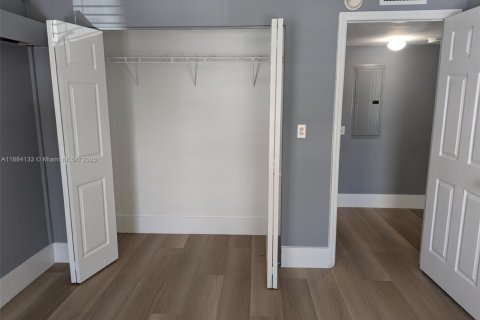 Condo in Miami, Florida, 3 bedrooms  № 1930963 - photo 21