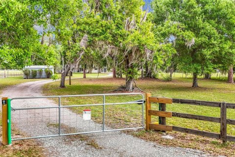 House in Fish Hawk, Florida 4 bedrooms, 236.9 sq.m. № 2329773 - photo 17