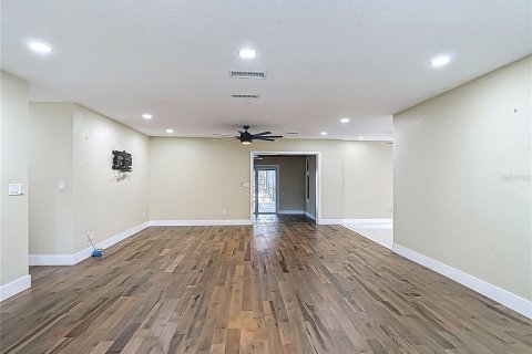 House in Fish Hawk, Florida 4 bedrooms, 236.9 sq.m. № 2329773 - photo 20