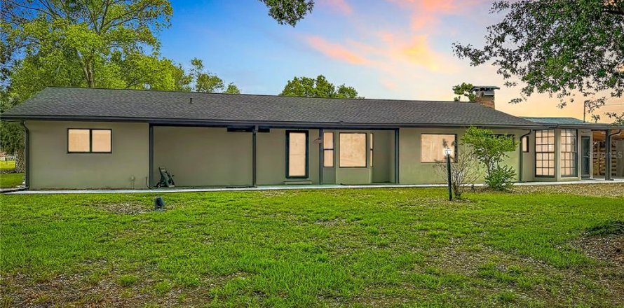 House in Fish Hawk, Florida 4 bedrooms, 236.9 sq.m. № 2329773