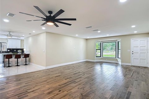 House in Fish Hawk, Florida 4 bedrooms, 236.9 sq.m. № 2329773 - photo 23