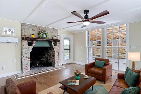 House in Fish Hawk, Florida 4 bedrooms, 236.9 sq.m. № 2329773 - photo 12