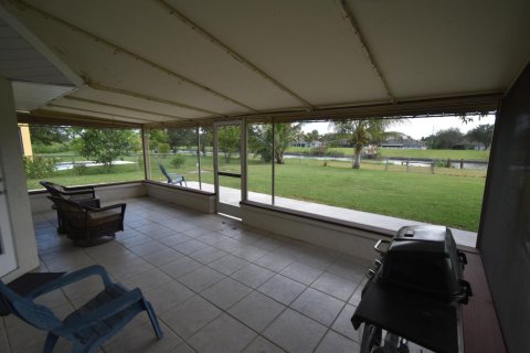 House in Port St. Lucie, Florida 3 bedrooms, 192.77 sq.m. № 2084142 - photo 24