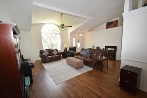 House in Port St. Lucie, Florida 3 bedrooms, 192.77 sq.m. № 2084142 - photo 4