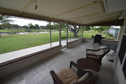House in Port St. Lucie, Florida 3 bedrooms, 192.77 sq.m. № 2084142 - photo 23
