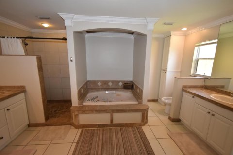 House in Port St. Lucie, Florida 3 bedrooms, 192.77 sq.m. № 2084142 - photo 16