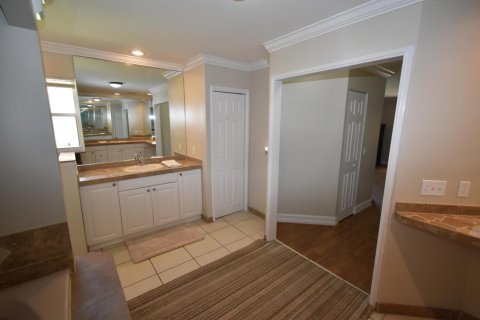 House in Port St. Lucie, Florida 3 bedrooms, 192.77 sq.m. № 2084142 - photo 15