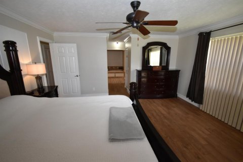 House in Port St. Lucie, Florida 3 bedrooms, 192.77 sq.m. № 2084142 - photo 9