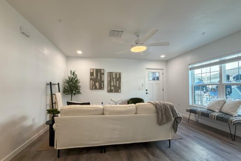 Appartement à louer à Gainesville, Floride: 3 chambres, 102.84 m2 № 2430725 - photo 4