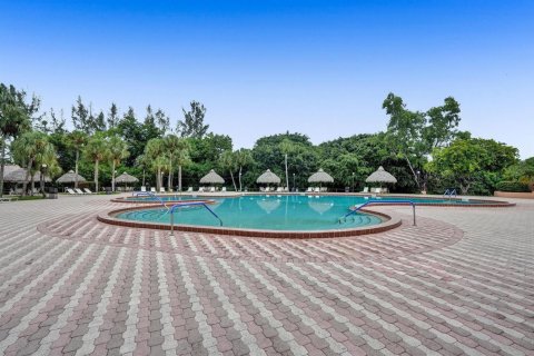 Купить кондоминиум в Маргит, Флорида 1 комната, 67.35м2, № 2241377 - фото 12