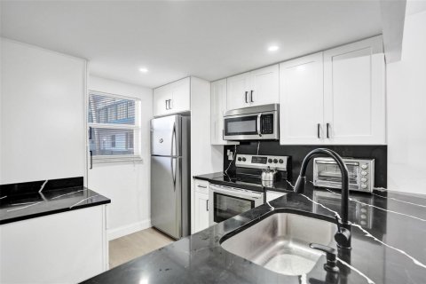 Купить кондоминиум в Маргит, Флорида 1 комната, 67.35м2, № 2241377 - фото 25
