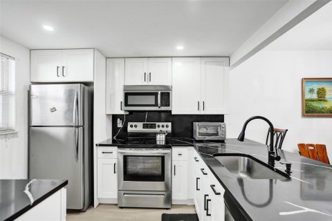 Купить кондоминиум в Маргит, Флорида 1 комната, 67.35м2, № 2241377 - фото 22