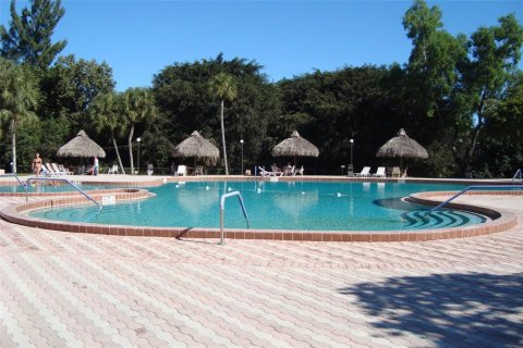 Купить кондоминиум в Маргит, Флорида 1 комната, 67.35м2, № 2241377 - фото 11