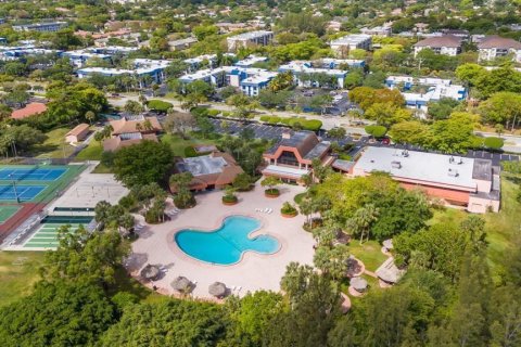 Купить кондоминиум в Маргит, Флорида 1 комната, 67.35м2, № 2241377 - фото 3