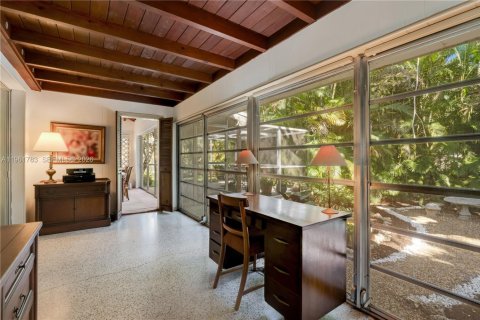 Villa ou maison à vendre à Coral Gables, Floride: 3 chambres, 165.37 m2 № 2025243 - photo 18