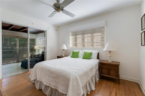Villa ou maison à vendre à Coral Gables, Floride: 3 chambres, 165.37 m2 № 2025243 - photo 11