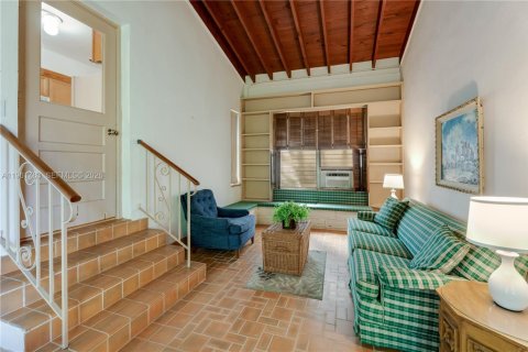 Villa ou maison à vendre à Coral Gables, Floride: 3 chambres, 165.37 m2 № 2025243 - photo 10