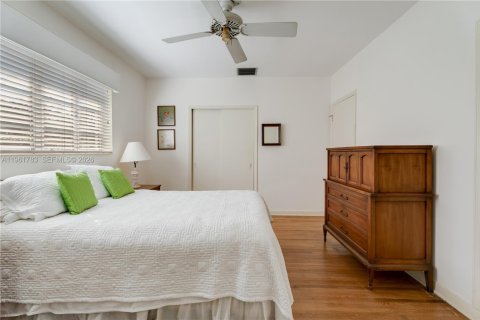 Villa ou maison à vendre à Coral Gables, Floride: 3 chambres, 165.37 m2 № 2025243 - photo 12