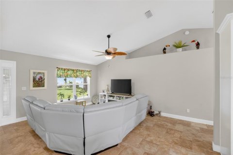 House in Summerfield, Florida 3 bedrooms, 151.99 sq.m. № 2124320 - photo 6