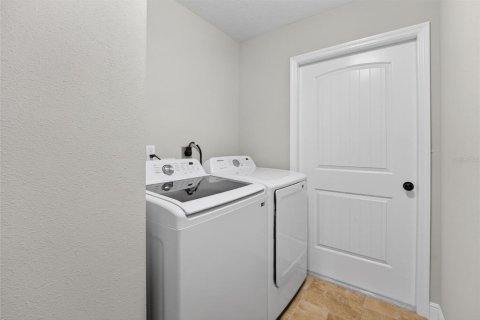 House in Summerfield, Florida 3 bedrooms, 151.99 sq.m. № 2124320 - photo 26