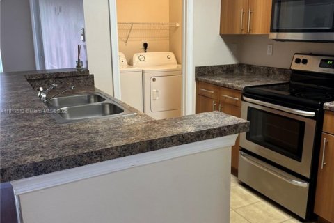 Condo in Coral Springs, Florida, 2 bedrooms  № 1937004 - photo 4