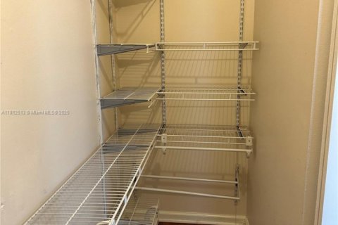 Снять в аренду кондоминиум в Корал-Спрингс, Флорида 2 спальни, 104.05м2, № 1937004 - фото 8