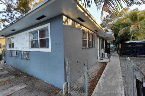 Casa en venta en Miami, Florida, 4 dormitorios, 155.52 m2 № 2029767 - foto 3