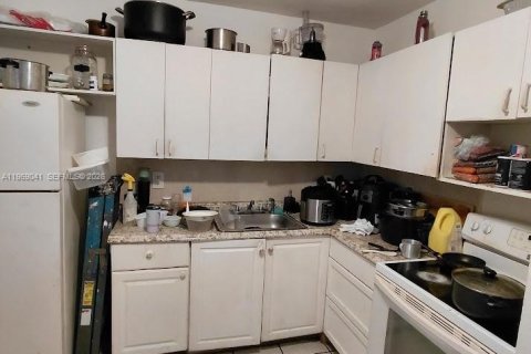 Casa en venta en Miami, Florida, 4 dormitorios, 155.52 m2 № 2029767 - foto 10