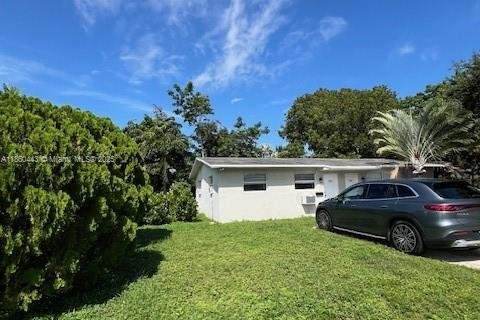 Propiedad comercial en venta en Dania Beach, Florida, 116.59 m2 № 1887767 - foto 14