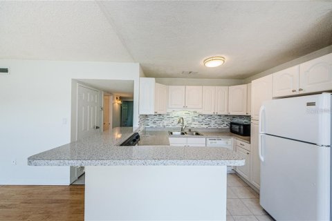 Copropriété à louer à Clearwater, Floride: 2 chambres, 100.98 m2 № 2165923 - photo 8