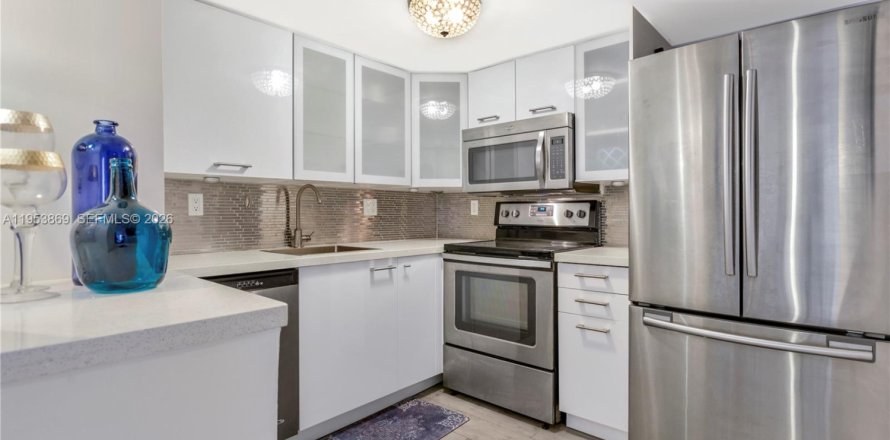 Кондоминиум с 2 спальнями в Майами-Бич, Флорида № 2054797