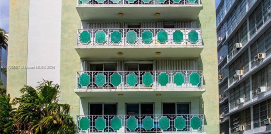 Condo in Miami Beach, Florida, 1 bedroom № 1702530