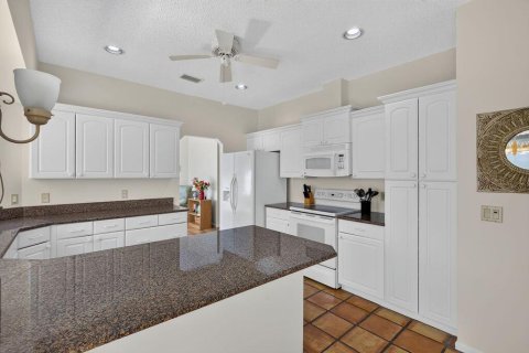Villa ou maison à vendre à Stuart, Floride: 2 chambres, 144.65 m2 № 2439385 - photo 11