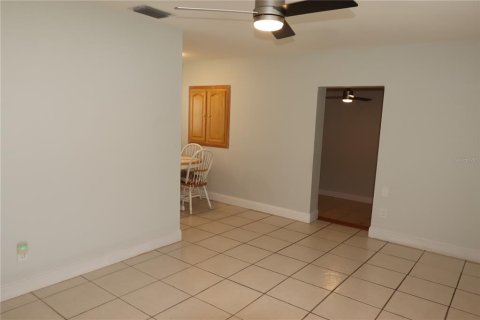 Villa ou maison à vendre à Tampa, Floride: 2 chambres, 87.7 m2 № 1898661 - photo 10