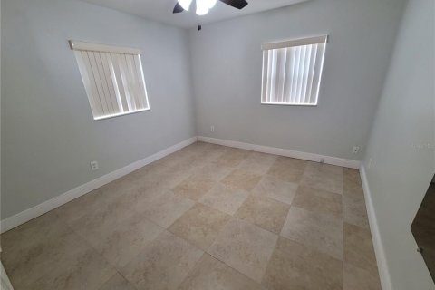 Villa ou maison à vendre à Tampa, Floride: 2 chambres, 87.7 m2 № 1898661 - photo 21