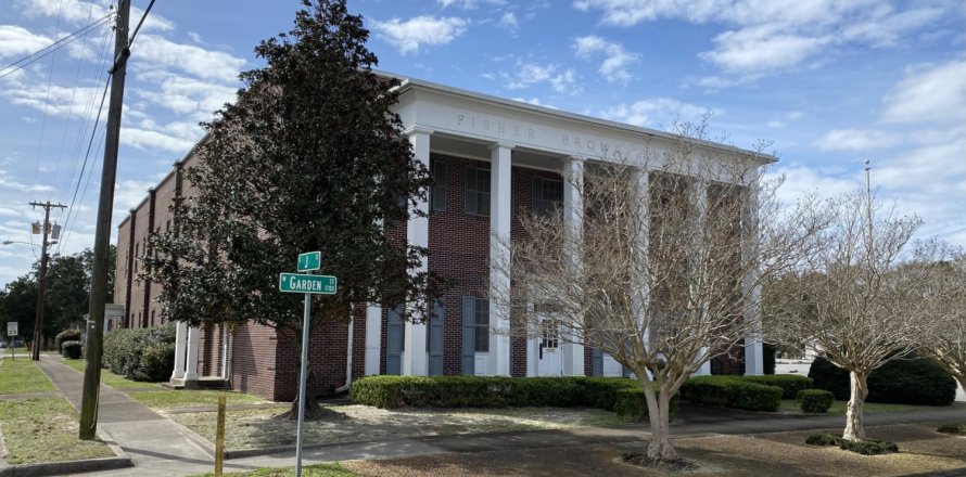 Commercial property in Pensacola, Florida № 561363