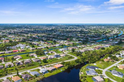 House in Rotonda, Florida 3 bedrooms, 139.54 sq.m. № 1823263 - photo 29