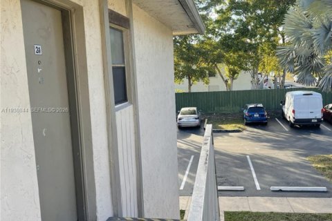 Купить кондоминиум в Майами, Флорида 2 спальни, 69.68м2, № 1996263 - фото 14