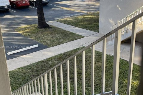 Купить кондоминиум в Майами, Флорида 2 спальни, 69.68м2, № 1996263 - фото 3