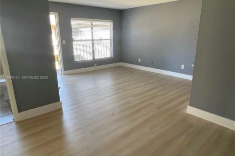 Купить кондоминиум в Майами, Флорида 2 спальни, 69.68м2, № 1996263 - фото 6