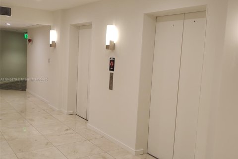 Condo in Sunny Isles Beach, Florida, 1 bedroom  № 1845840 - photo 2