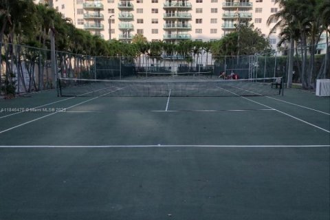 Condo in Sunny Isles Beach, Florida, 1 bedroom  № 1845840 - photo 13