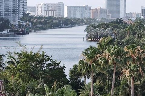 Condo in Sunny Isles Beach, Florida, 1 bedroom  № 1845840 - photo 21