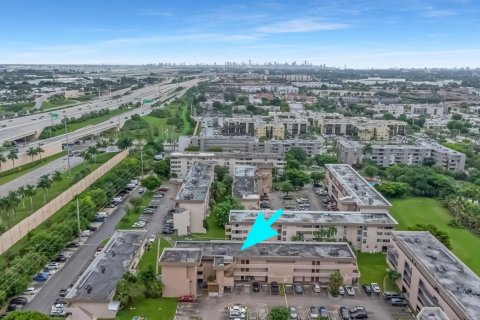 Condo in Miami, Florida, 2 bedrooms  № 2401703