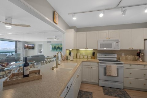 Condominio en venta en Jensen Beach, Florida, 2 dormitorios, 95.04 m2 № 1729933 - foto 3