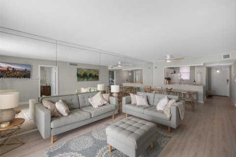 Condominio en venta en Jensen Beach, Florida, 2 dormitorios, 95.04 m2 № 1729933 - foto 5