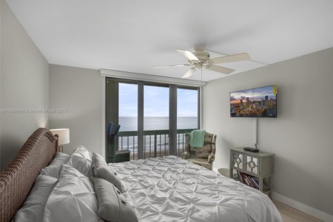 Condominio en venta en Jensen Beach, Florida, 2 dormitorios, 95.04 m2 № 1729933 - foto 8